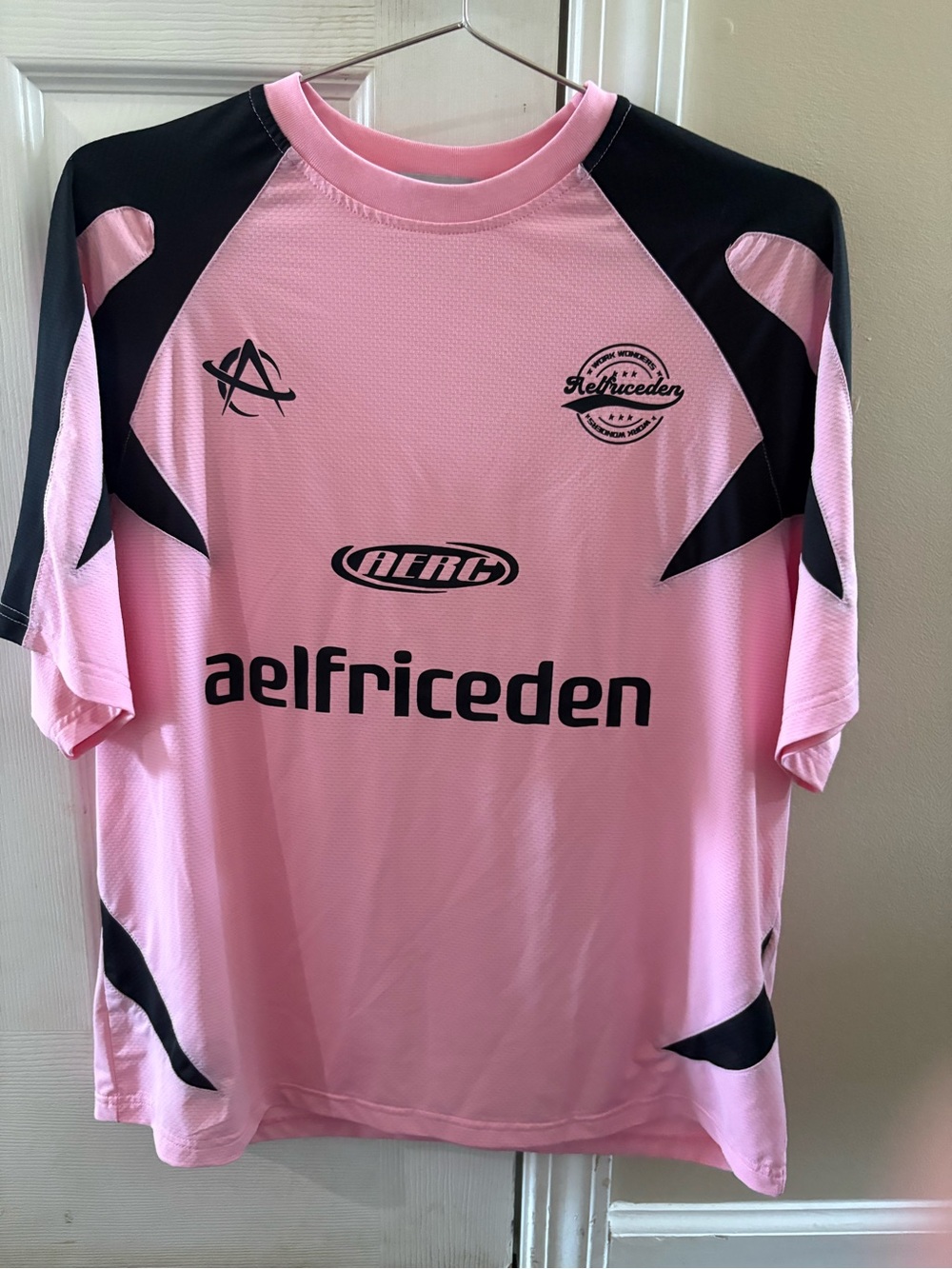 Aelfric Eden Pink and Black Crew Neck Shirt X Small